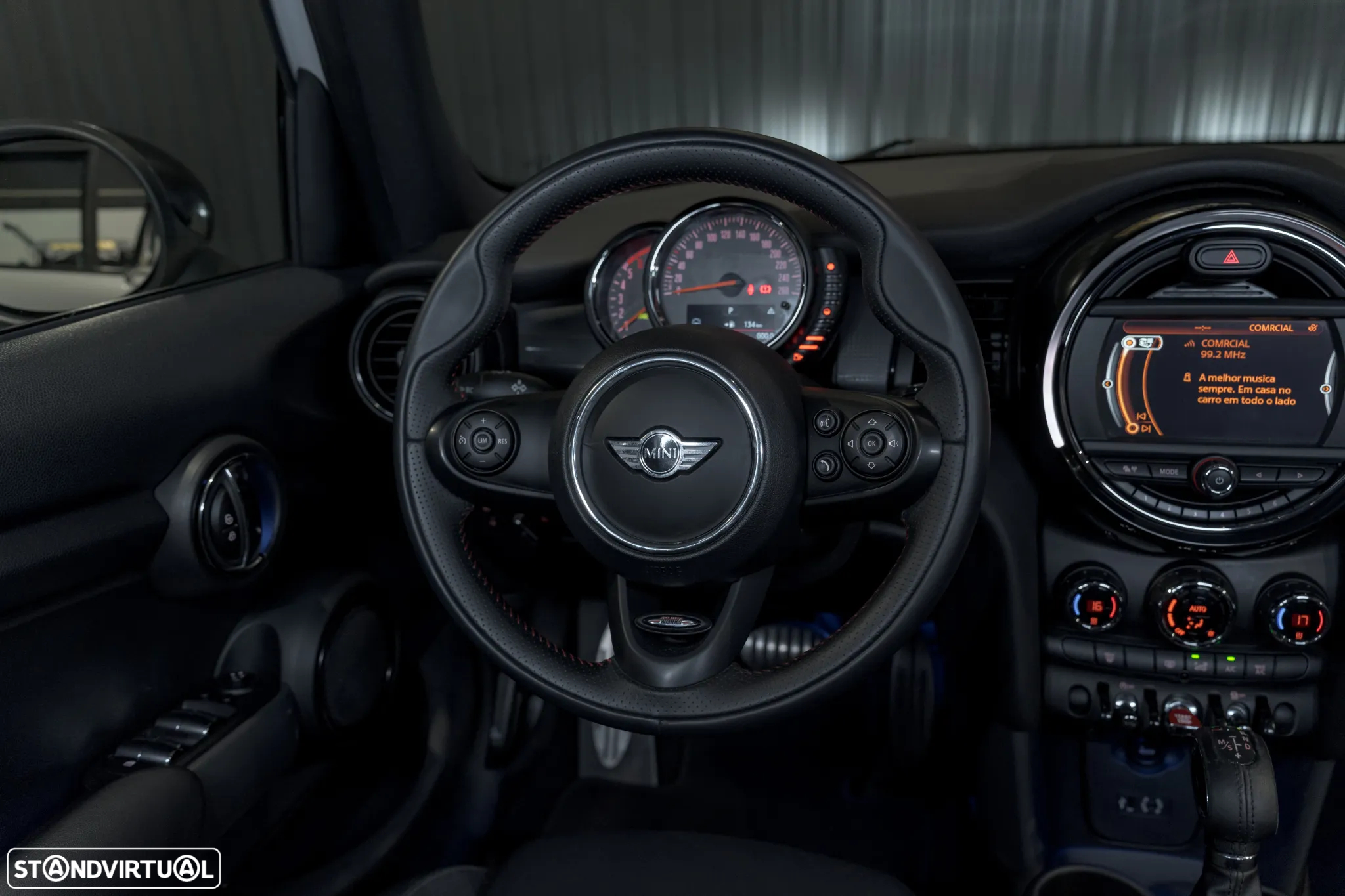 MINI 5 Portas Cooper D Auto - 10