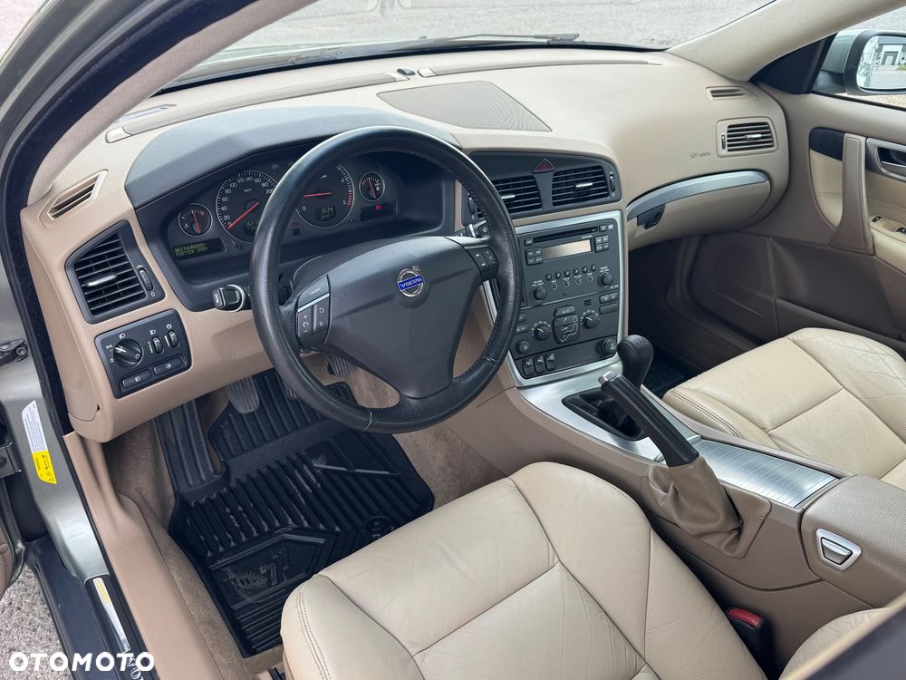 Volvo S60 2.4D Momentum - 28
