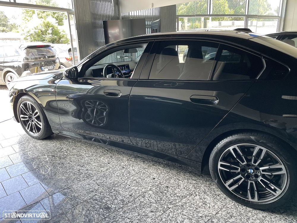 BMW 520 d Pack Desportivo M - 9
