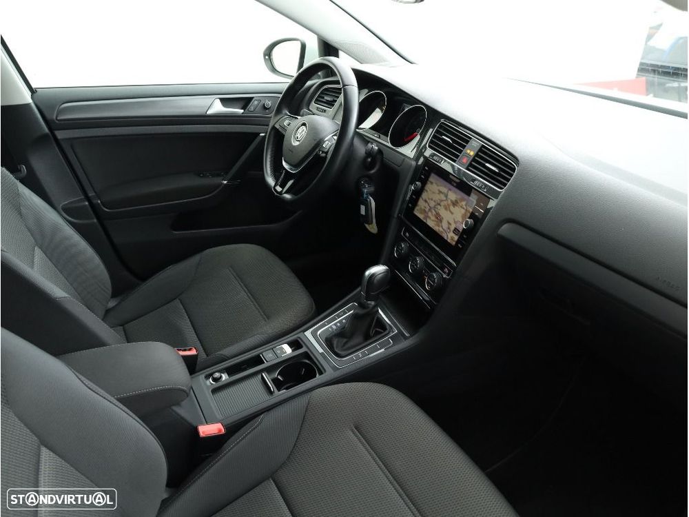 VW Golf 1.0 TSI R-Line DSG - 17