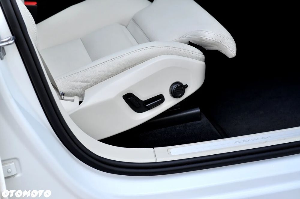Volvo XC 60 T6 AWD Recharge Geartronic Inscription - 27
