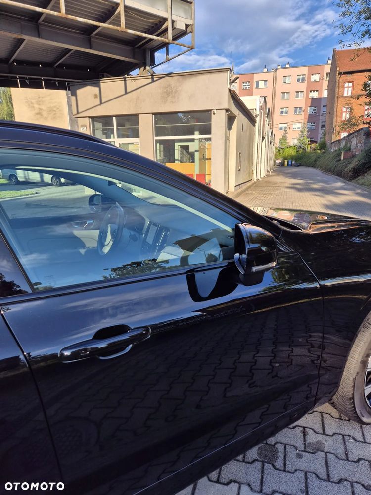 Volvo XC 60 B4 B Plus Dark - 7