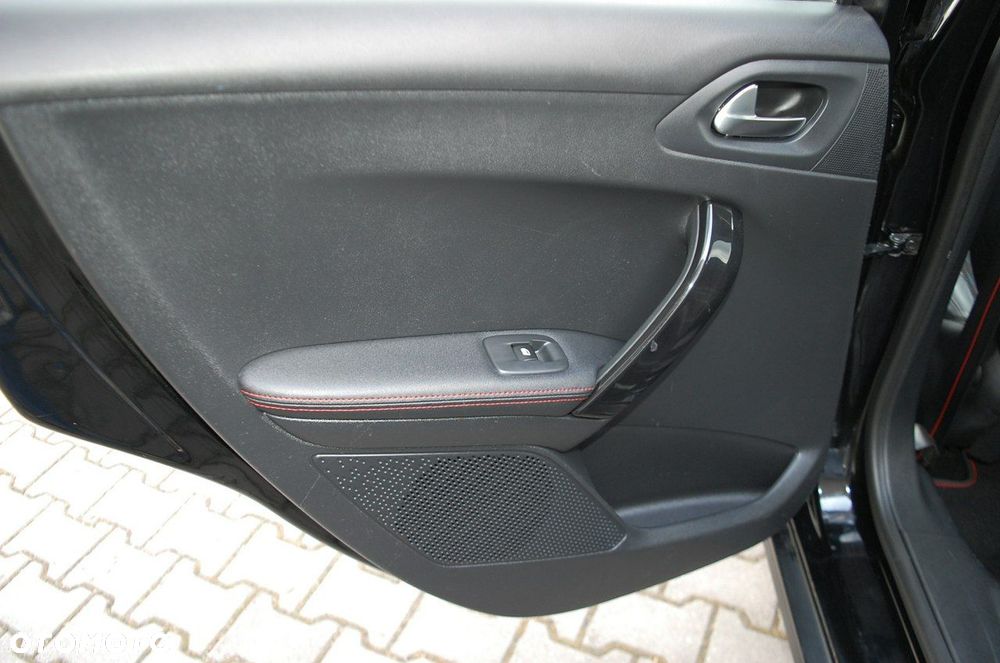 Peugeot 2008 - 31