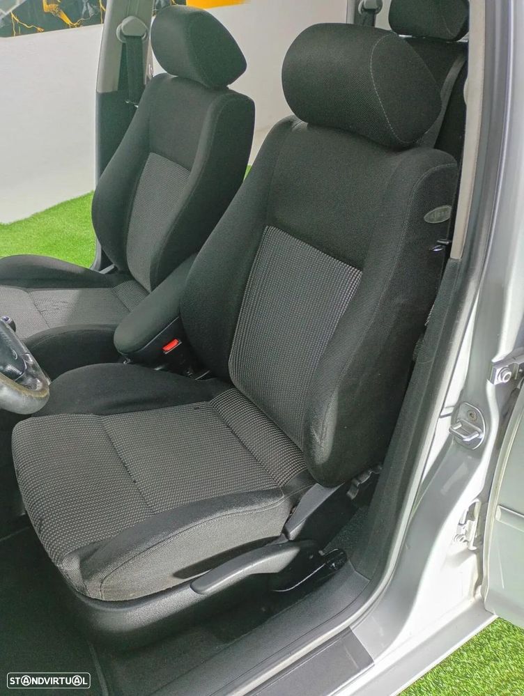 VW Golf Variant - 16