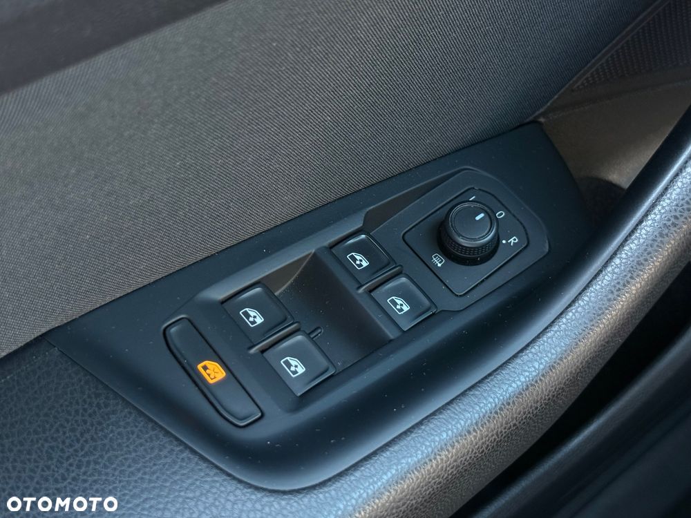 Volkswagen Passat 2.0 TSI Business DSG - 23