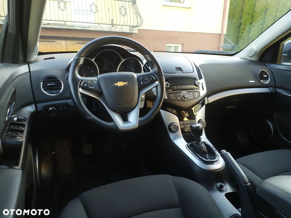 Chevrolet Cruze - 26
