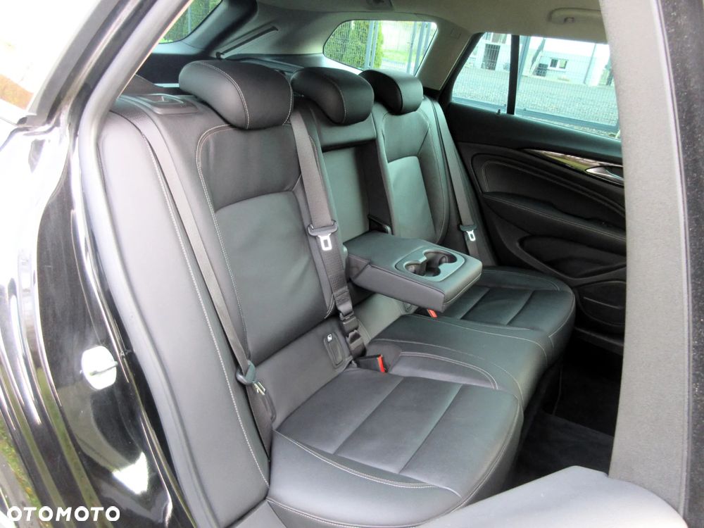 Opel Insignia 1.5 T Exclusive S&S - 23