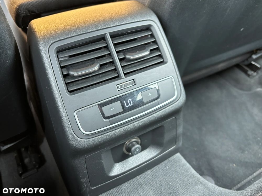 Audi A4 Avant 2.0 TDI S tronic - 30