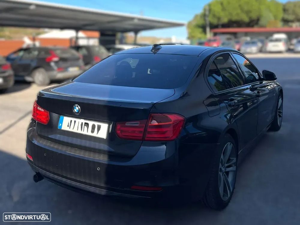 BMW 320 d Auto Line Sport - 14