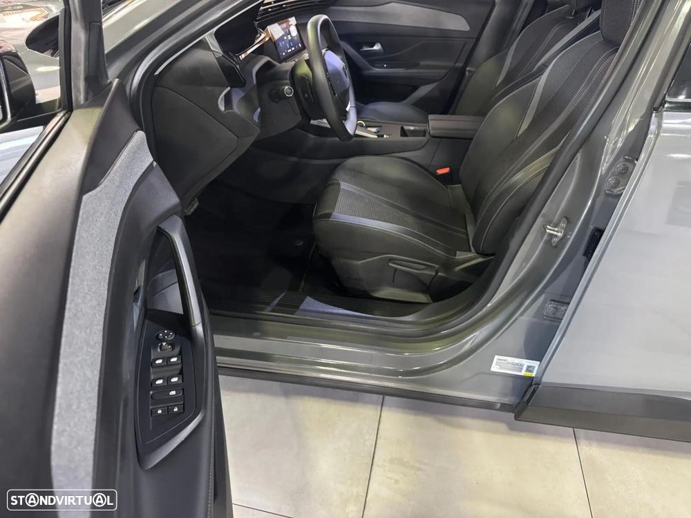 Peugeot 408 1.2 Hybrid Allure e-DCS6 - 11