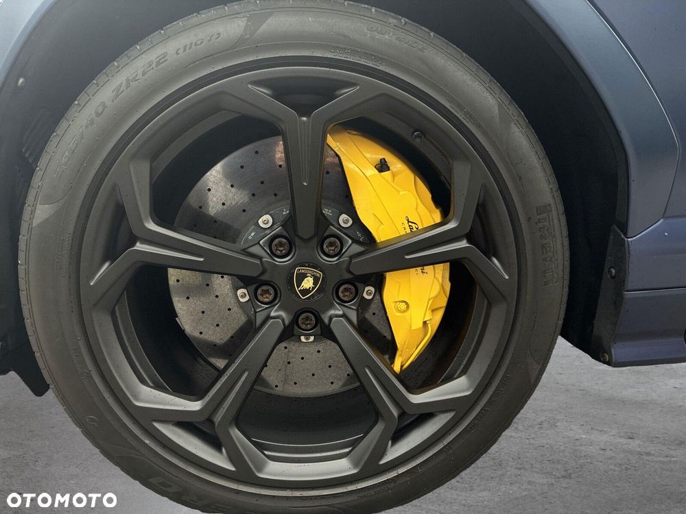 Lamborghini Urus - 23