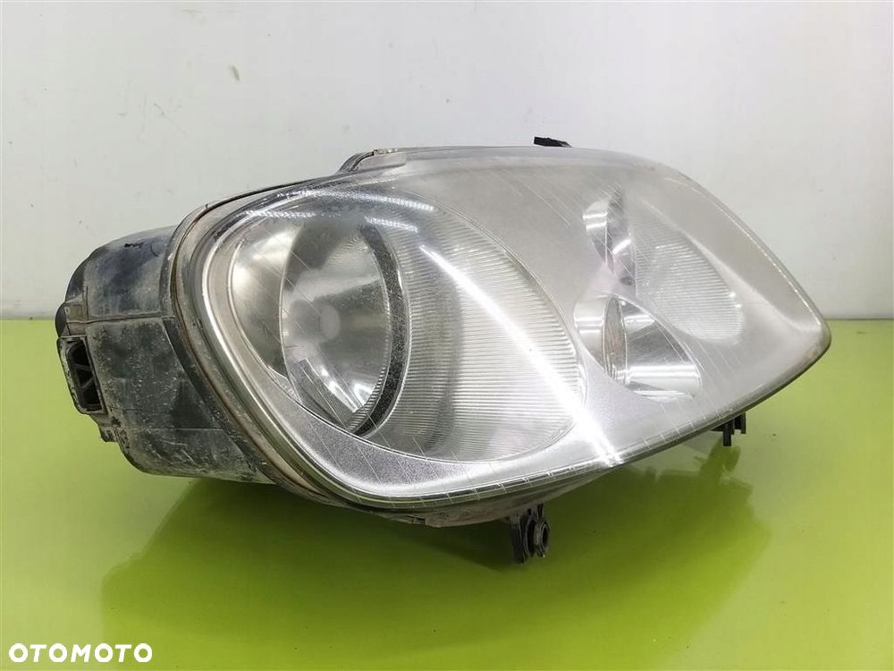 Reflektor lampa przód prawa VW Caddy  III  2004-2010 VISTEON 2K0941006B - 4