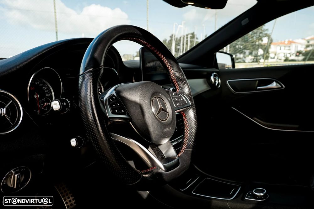 Mercedes-Benz GLA 200 d 4Matic 7G-DCT AMG Line - 14