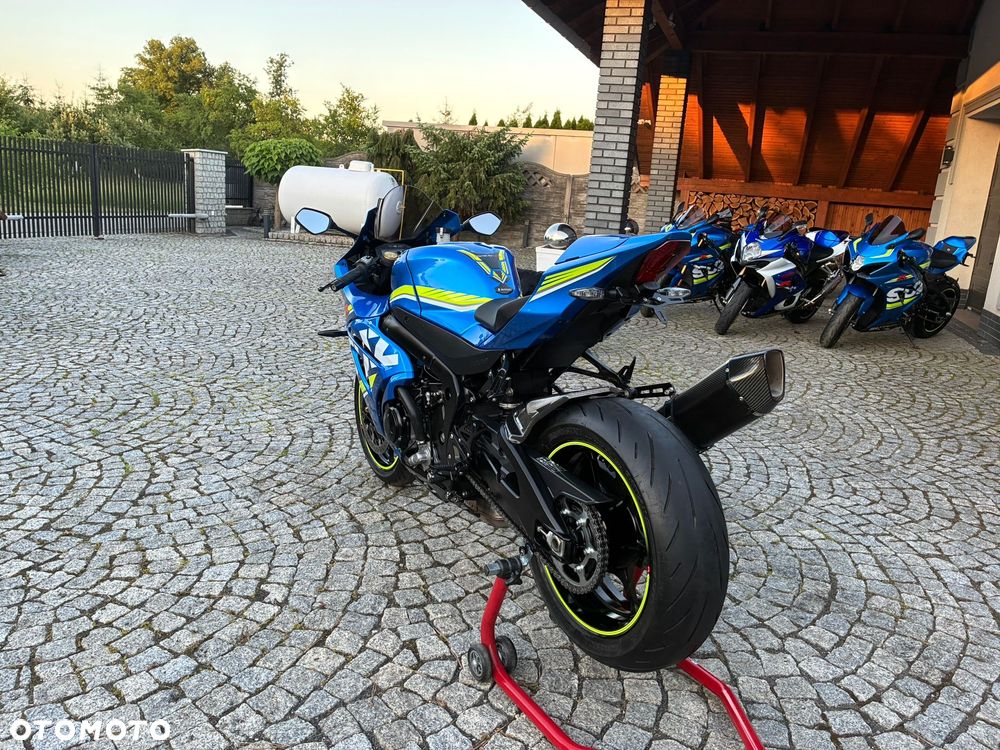 Suzuki GSX-R - 6