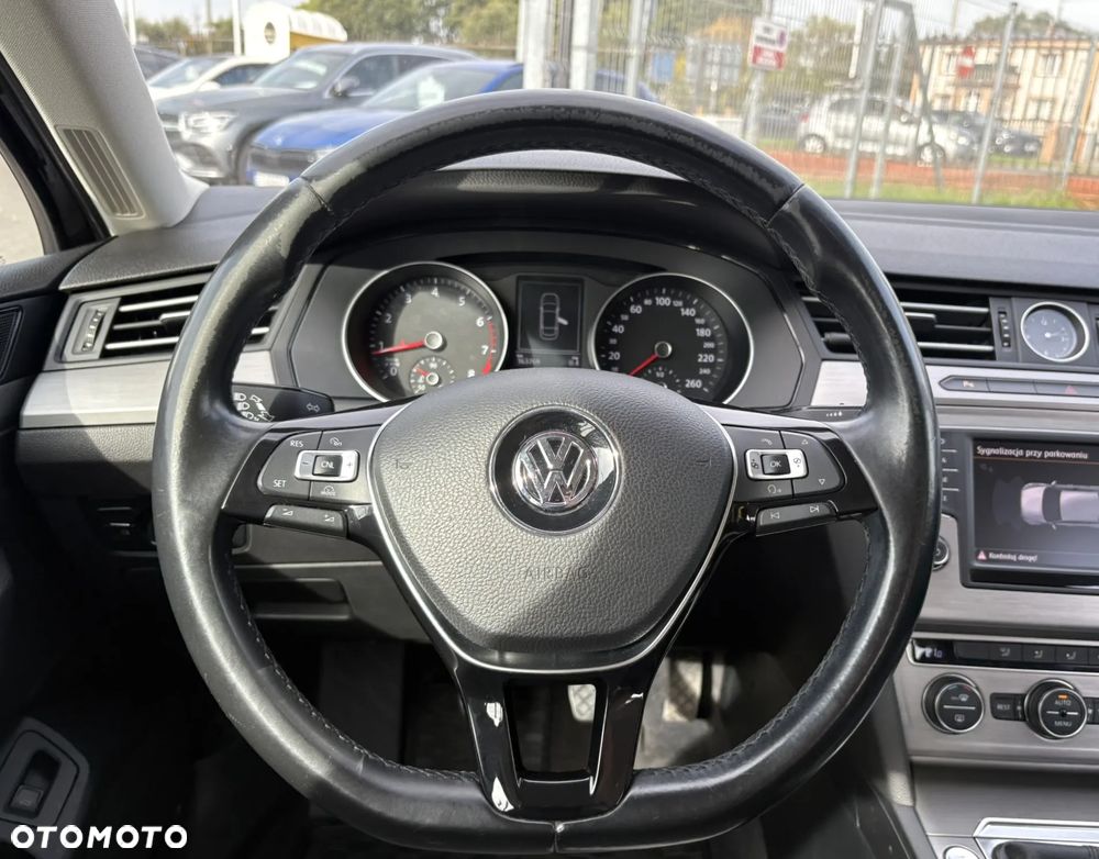 Volkswagen Passat 1.4 TSI BMT Comfortline - 12
