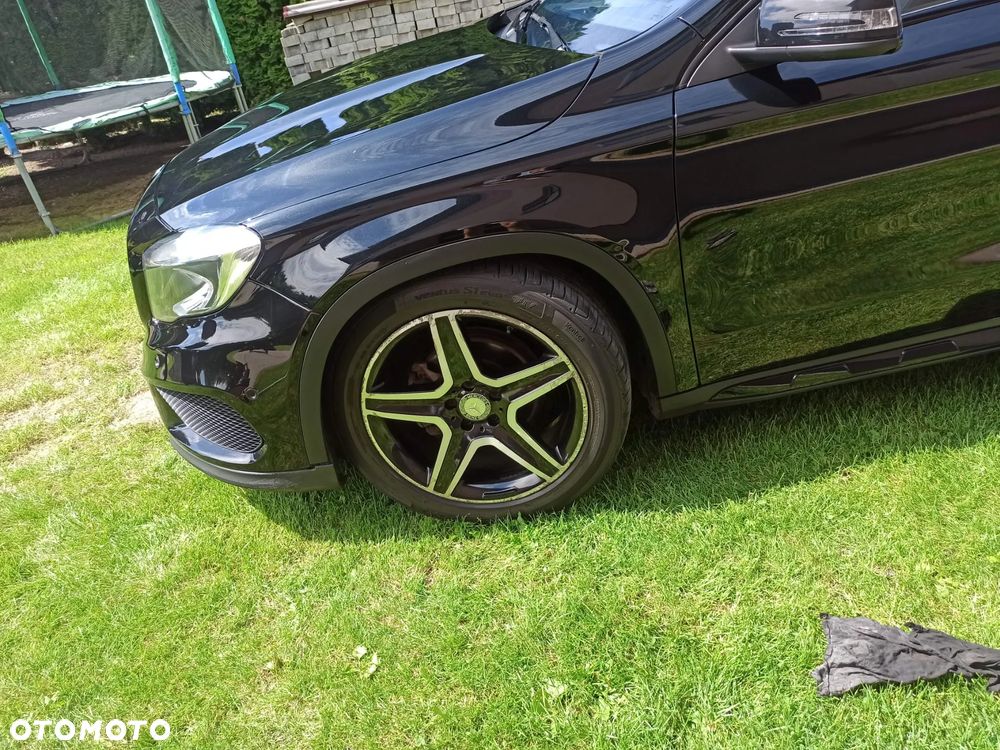 Mercedes-Benz GLA 180 - 16