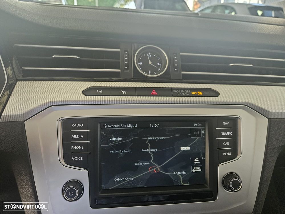 VW Passat 1.6 TDI (BlueMotion ) Trendline - 17