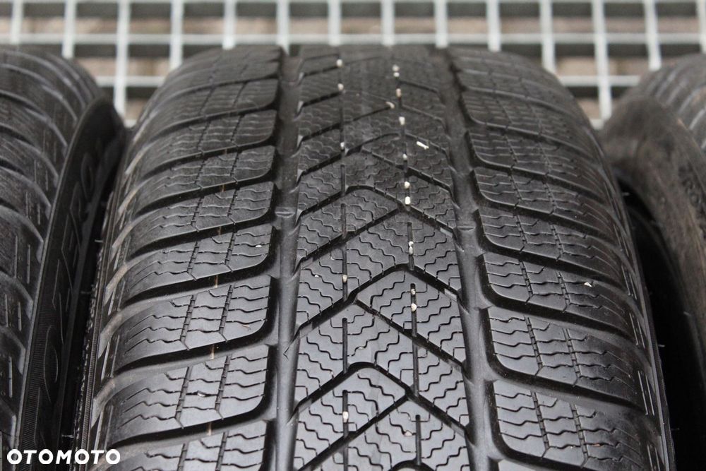 4x 225/45R19 PIRELLI WINTER SOTTOZERO 3  RSC 96V XL 20r 7mm - 4