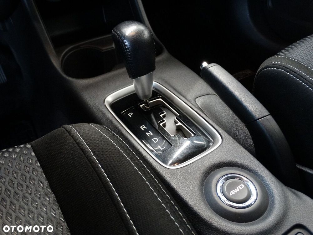 Mitsubishi Outlander - 24