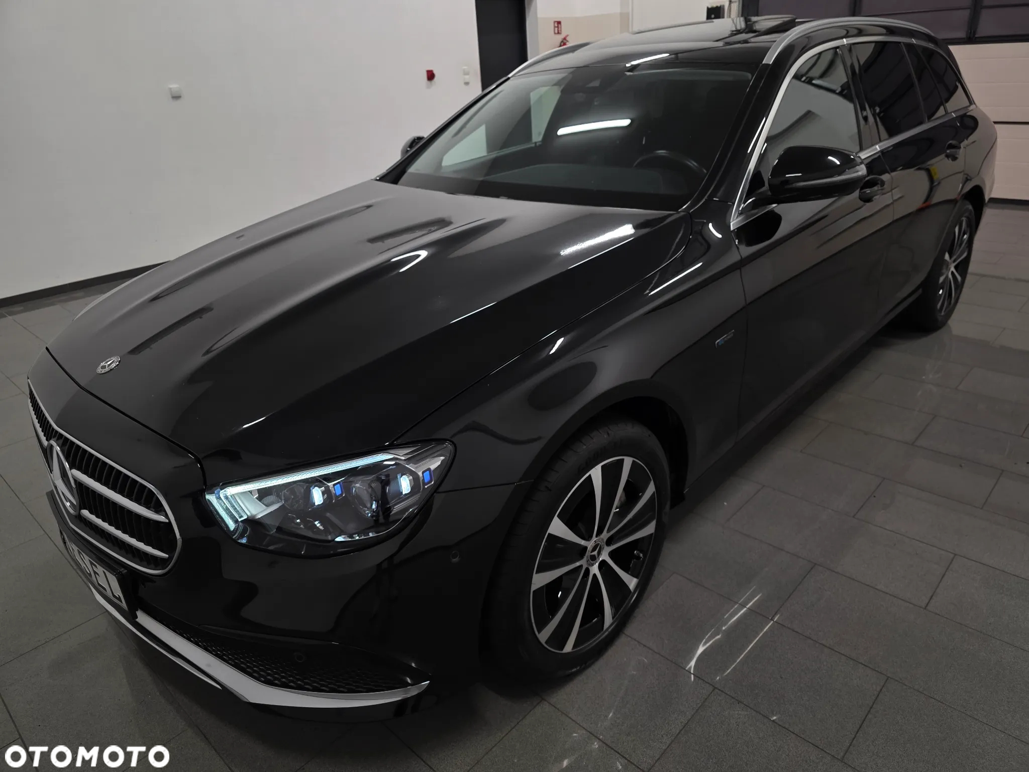 Mercedes-Benz Klasa E 220 d 4Matic 9G-TRONIC AMG Line - 33