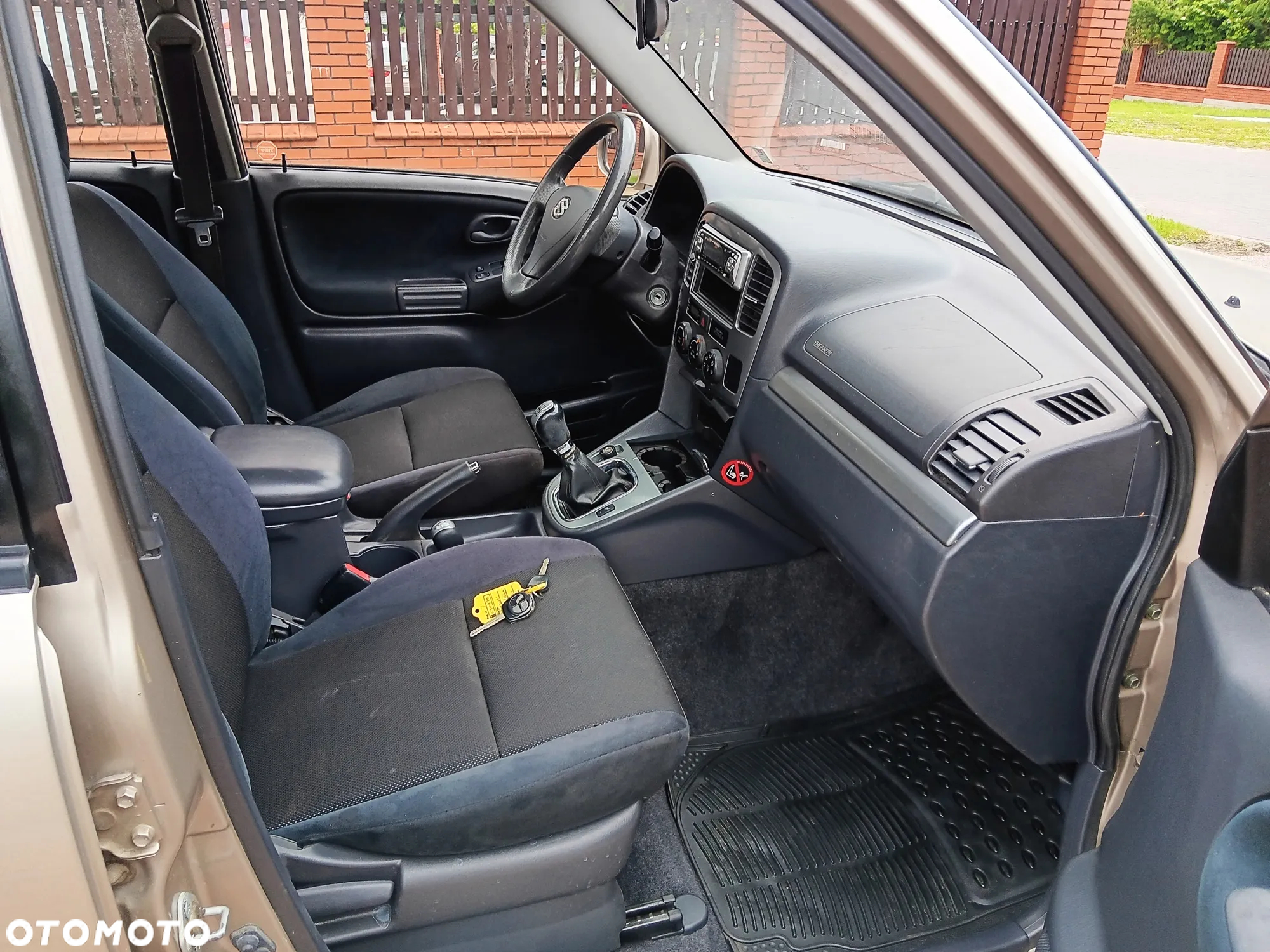 Suzuki Grand Vitara 2.0 - 17