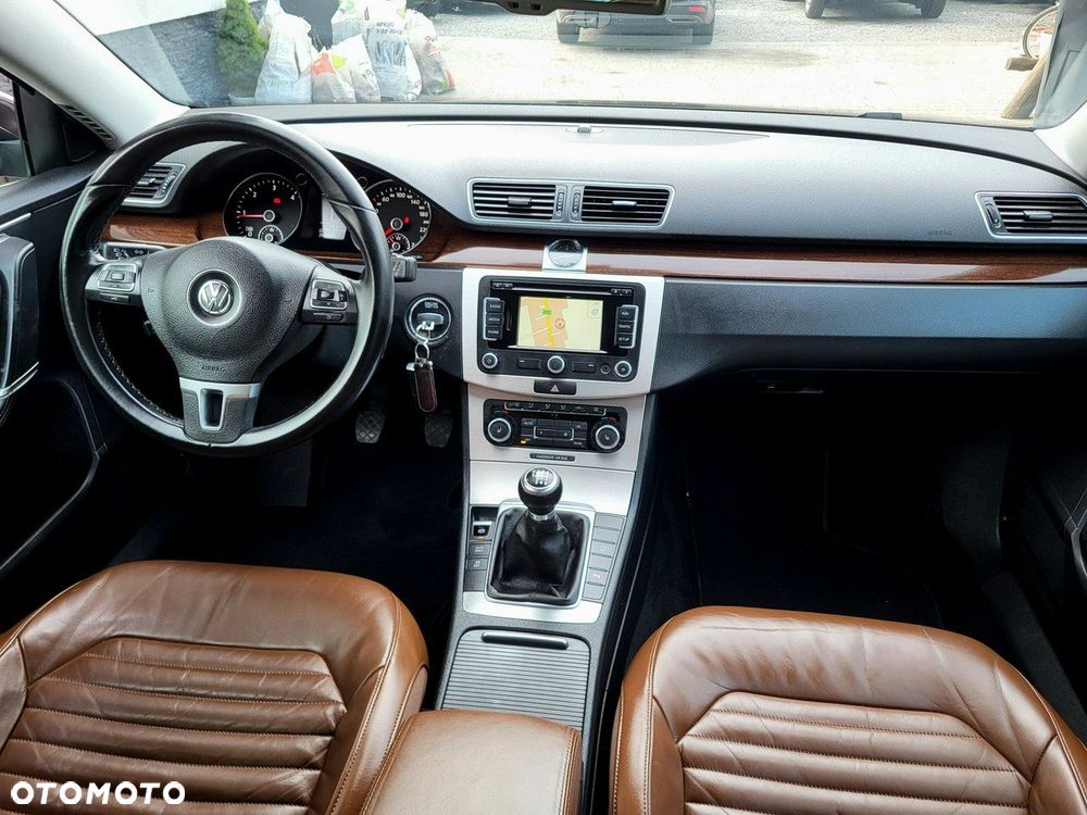 Volkswagen Passat - 15