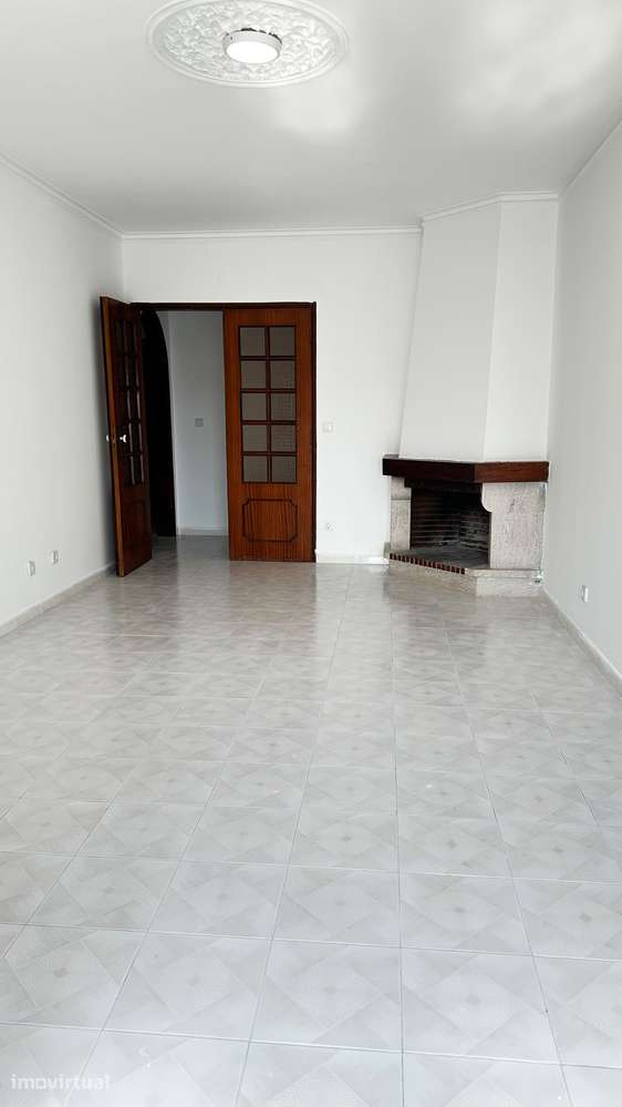 Apartamento T2 com segurança e pronto a habitar - Grande imagem: 5/12