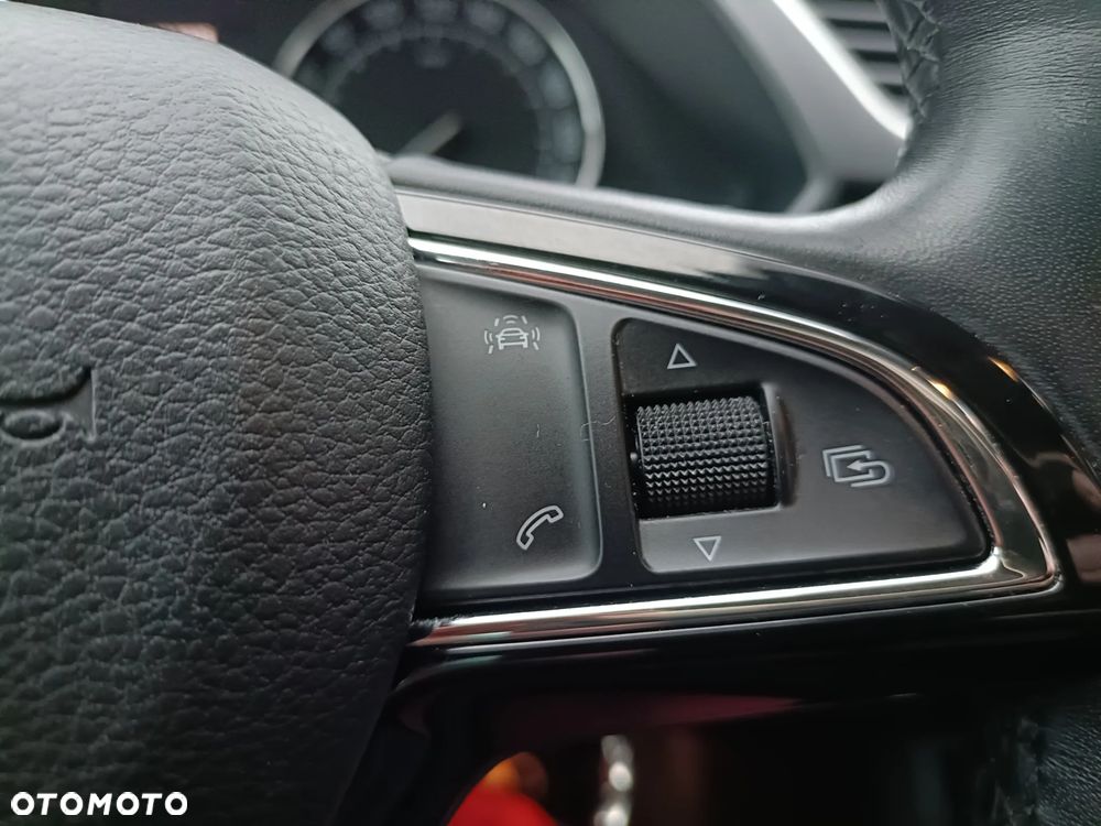 Skoda Superb 2.0 TDI DSG Premium Edition - 14