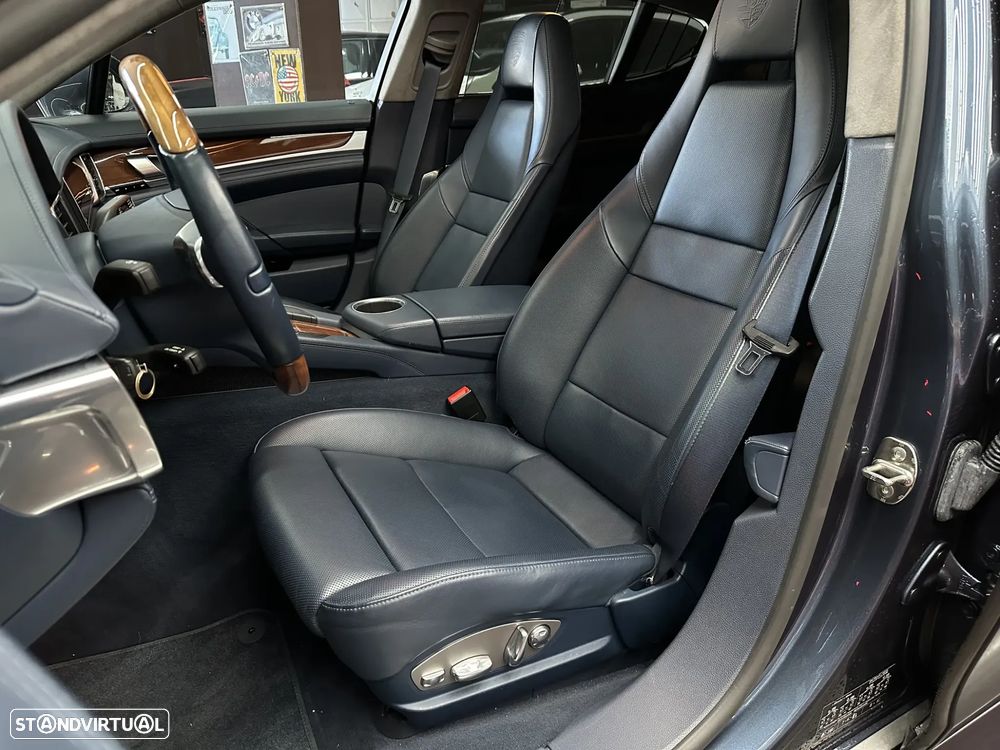Porsche Panamera Turbo PDK - 26