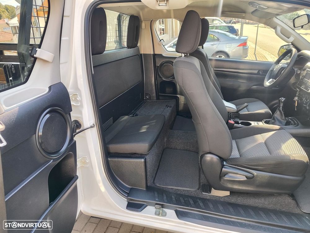 Toyota Hilux - 8
