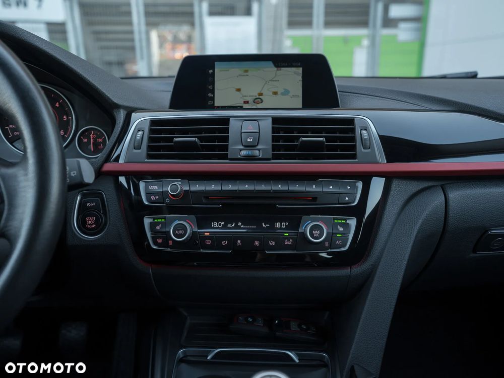 BMW Seria 3 318d Sport Line - 24