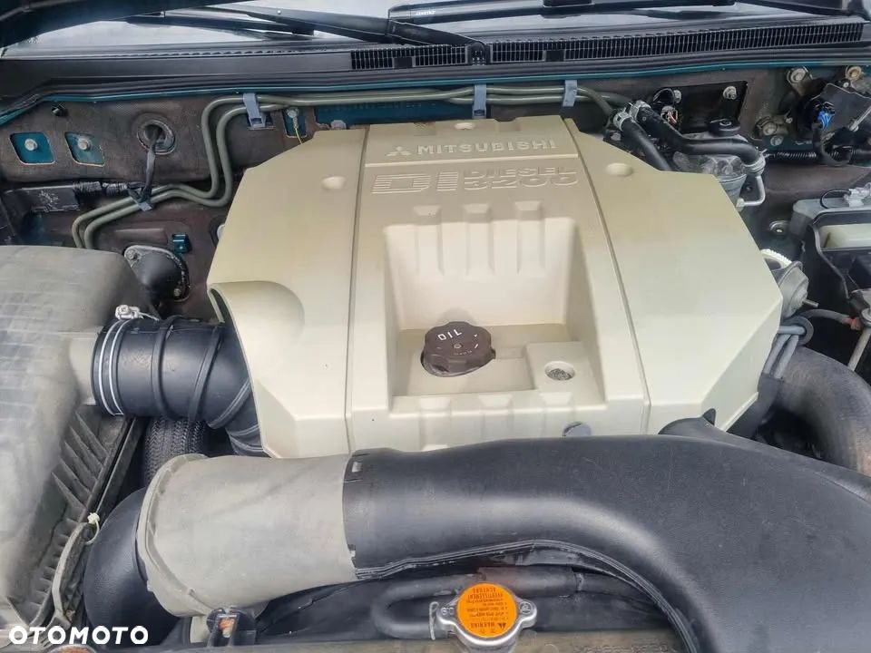 Mitsubishi Pajero 3.2 DID 5os (lea) - 18