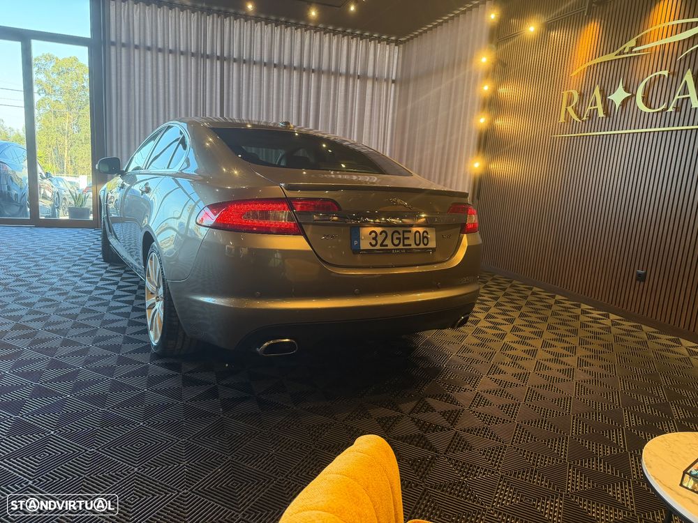 Jaguar XF 4.2 V8 Premium Luxury - 4