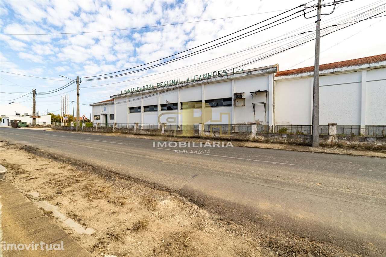 Prédio T6 Venda em Alcanhões,Santarém - Grande imagem: 3/38