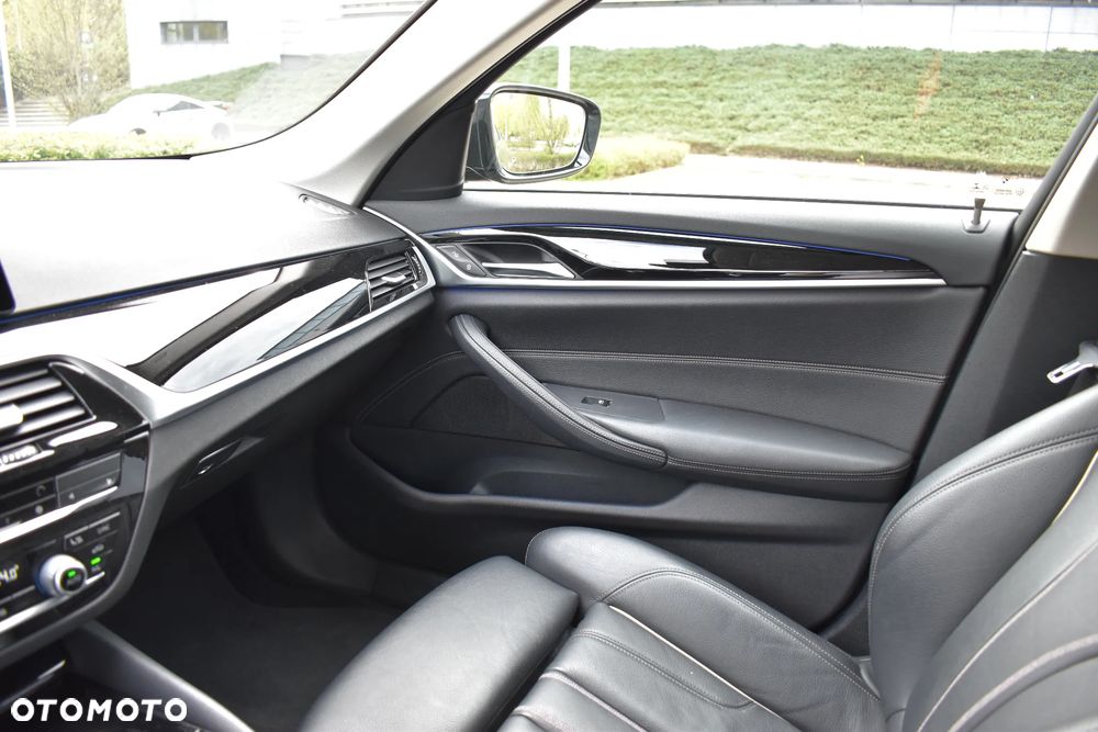 BMW Seria 5 518d Sport Line sport - 33