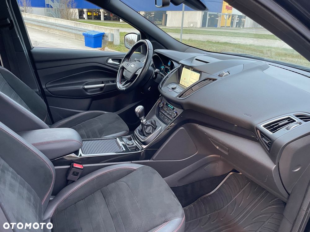 Ford Kuga 1.5 EcoBoost 2x4 ST-Line - 21