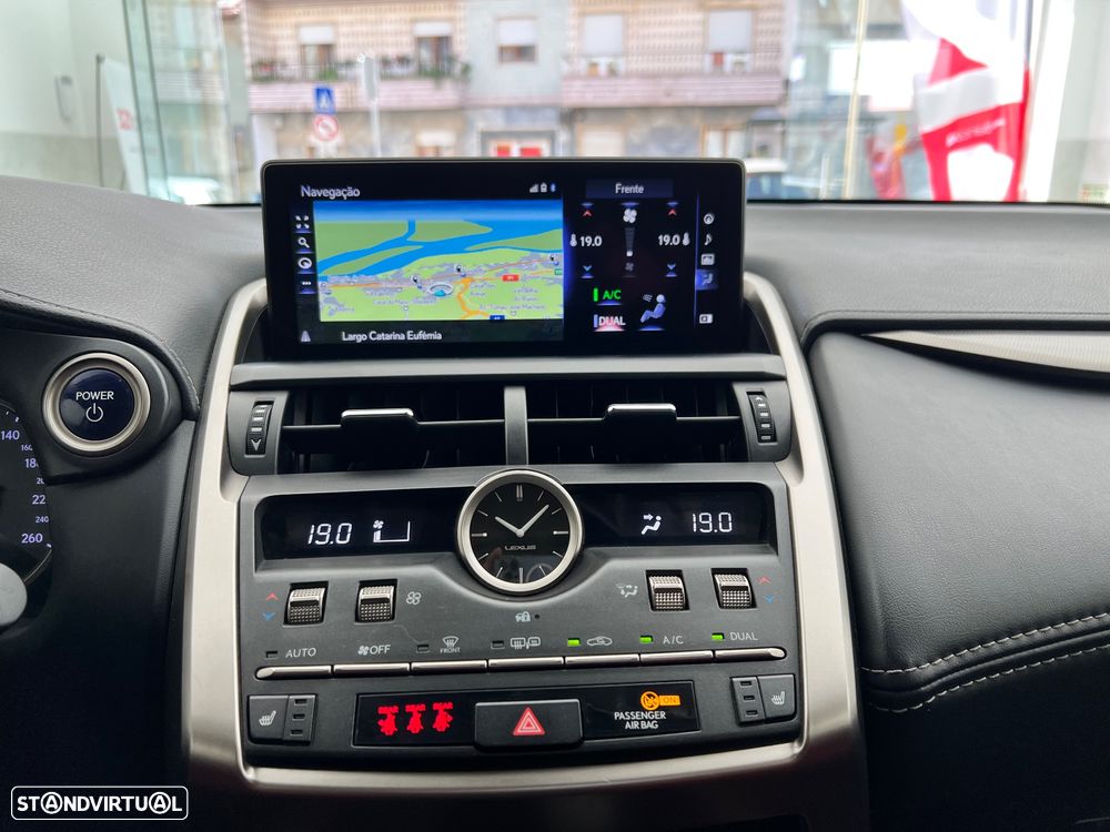 Lexus NX 300h Business - 15