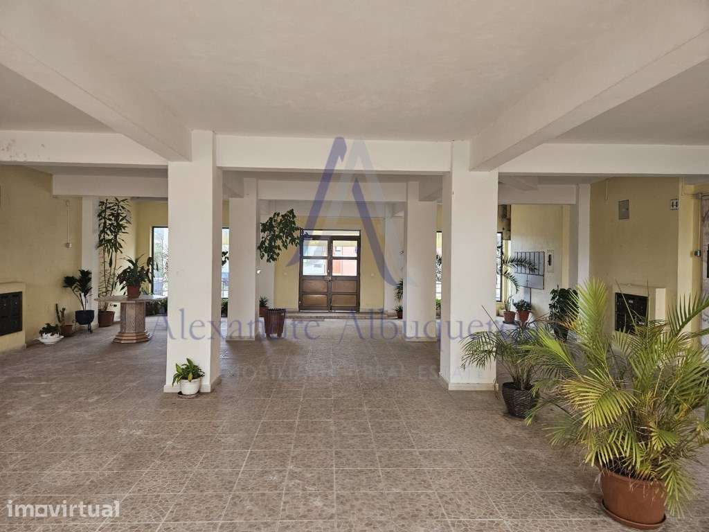Apartamento T3 com Terraço de 80 m² e Parqueamento Privativo - Grande imagem: 3/18