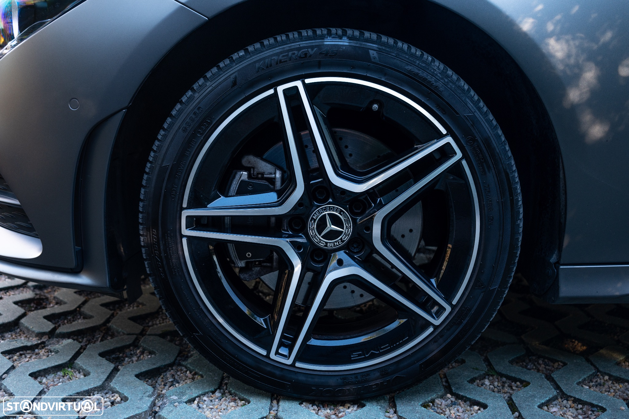 Mercedes-Benz CLA 250 e Shooting Brake AMG Line - 16