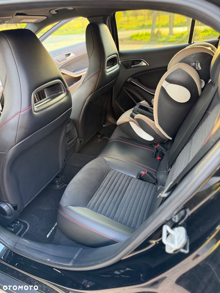 Mercedes-Benz GLA 250 4-Matic - 8