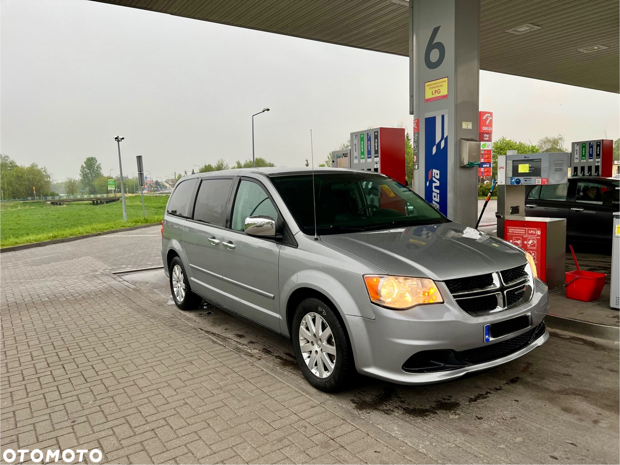 Dodge Grand Caravan 3.6 R/T - 21