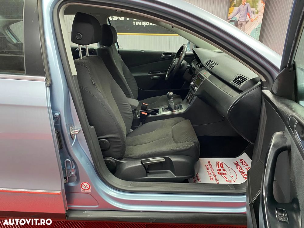 Volkswagen Passat - 12