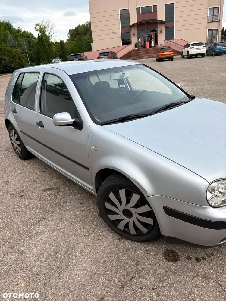 Volkswagen Golf 1.6 Comfortline - 4
