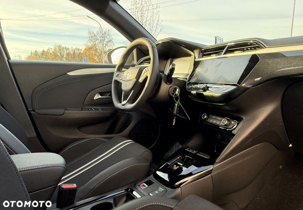 Opel Corsa 1.2 GS S&S - 9