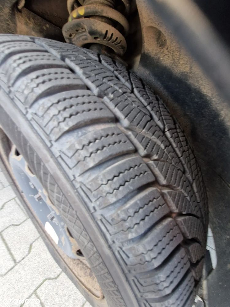 Volkswagen Passat 2.0 TDI Highline - 34