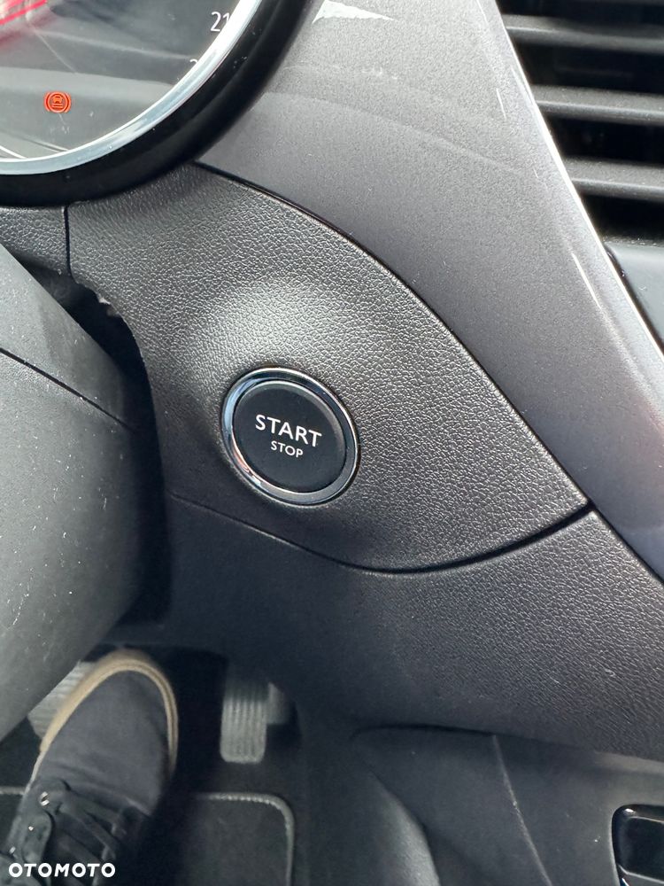 Opel Crossland 1.2 T Design Line S&S - 12