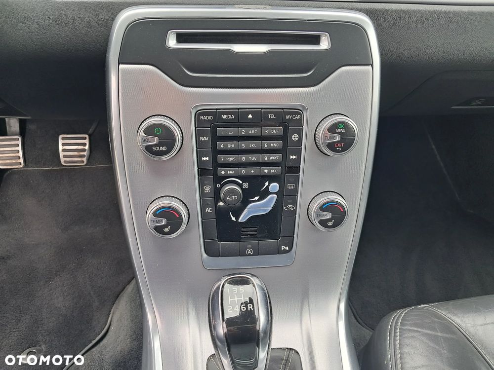 Volvo V70 D4 Summum - 23