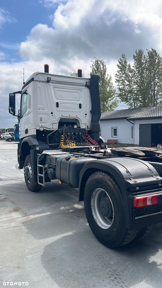 Mercedes-Benz 4X4 AROCS 2042 Tylko 179 tys km !!! Łóżko ! Duży Reduktor! Bieg Terenowy Napęd na wał, hydraulika do wywrotu, wywrotki, z Niemiec AROCS 4x4 stały napęd na wał, (nie HAD, nie Hydrodrive), hydraulika - 6