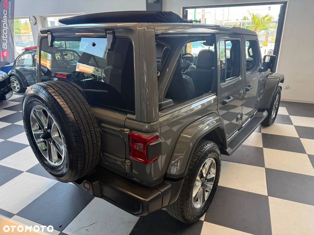 Jeep Wrangler - 9