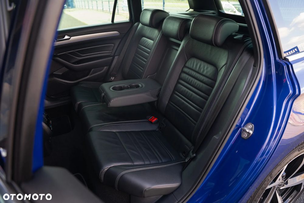 Volkswagen Passat 2.0 TDI SCR Highline - 34